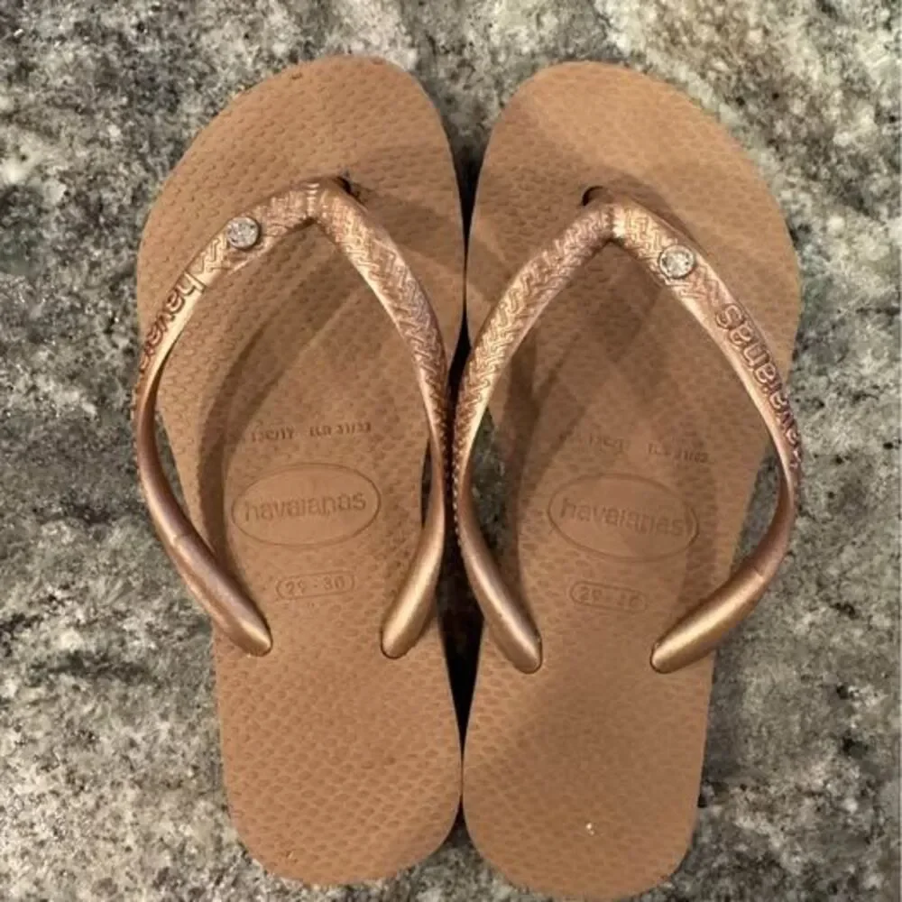 Gold Havaianas flip flops with rhinestone accent - kids size 29-30 (13/1)